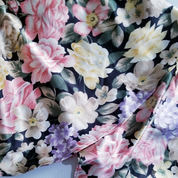 Victoria’s Secret Vintage 90s Gold Tag Floral Satin Soft Pajama Set - Picture 13 of 15